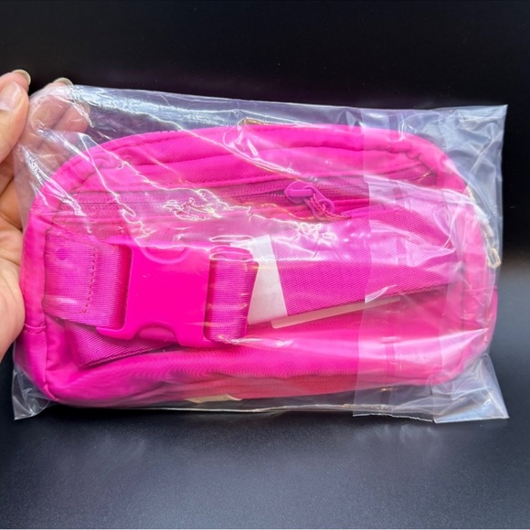 Lululemon 1L NWT SONIC Pink/White Belt Bag - Picture 5 of 5
